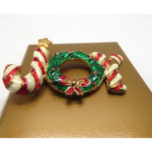 Joy Christmas Brooch 2" Gold Tone Pin Candy Cane Wreath Spellout Design New - Picture 4 of 13